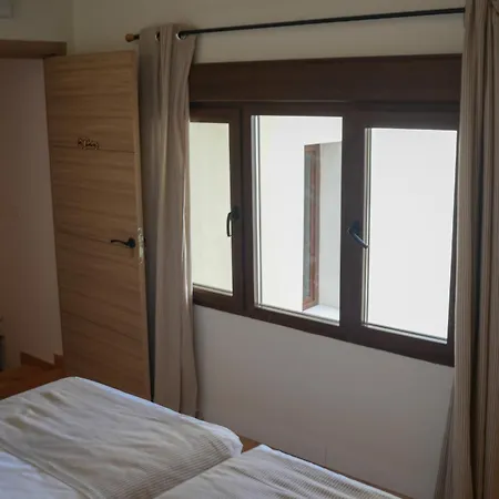 Boutique - Dos Olivos Hotel Quesa