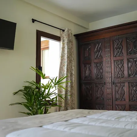 Boutique - Dos Olivos Hotel Quesa